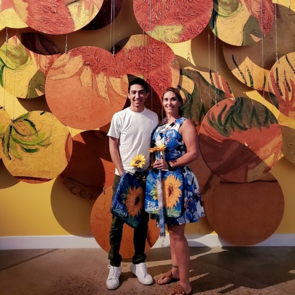 Meet your Posher, Dominic